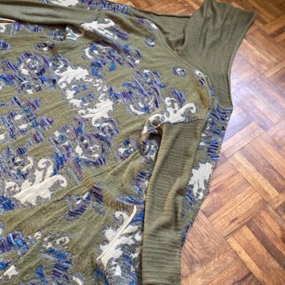 Free People Long Green and White Patterned Bohemian Sweater Size XS - Picture 2 of 11